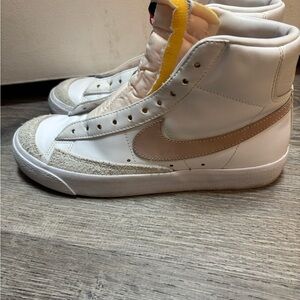 Women's Nike Blazers 77